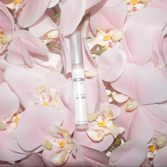 Lip plumper | for fuller lips - Picture 2 of 4